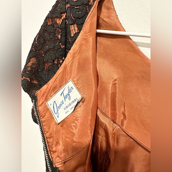 Vintage Grace Taylor Lace Overlay Sheath Dress - Picture 4 of 6